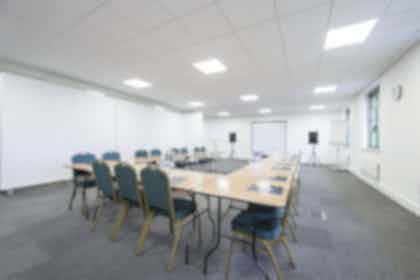 Premier Suites - Meeting Room  0
